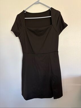 Short-Sleeve Square-Neck Mini Dress in Black